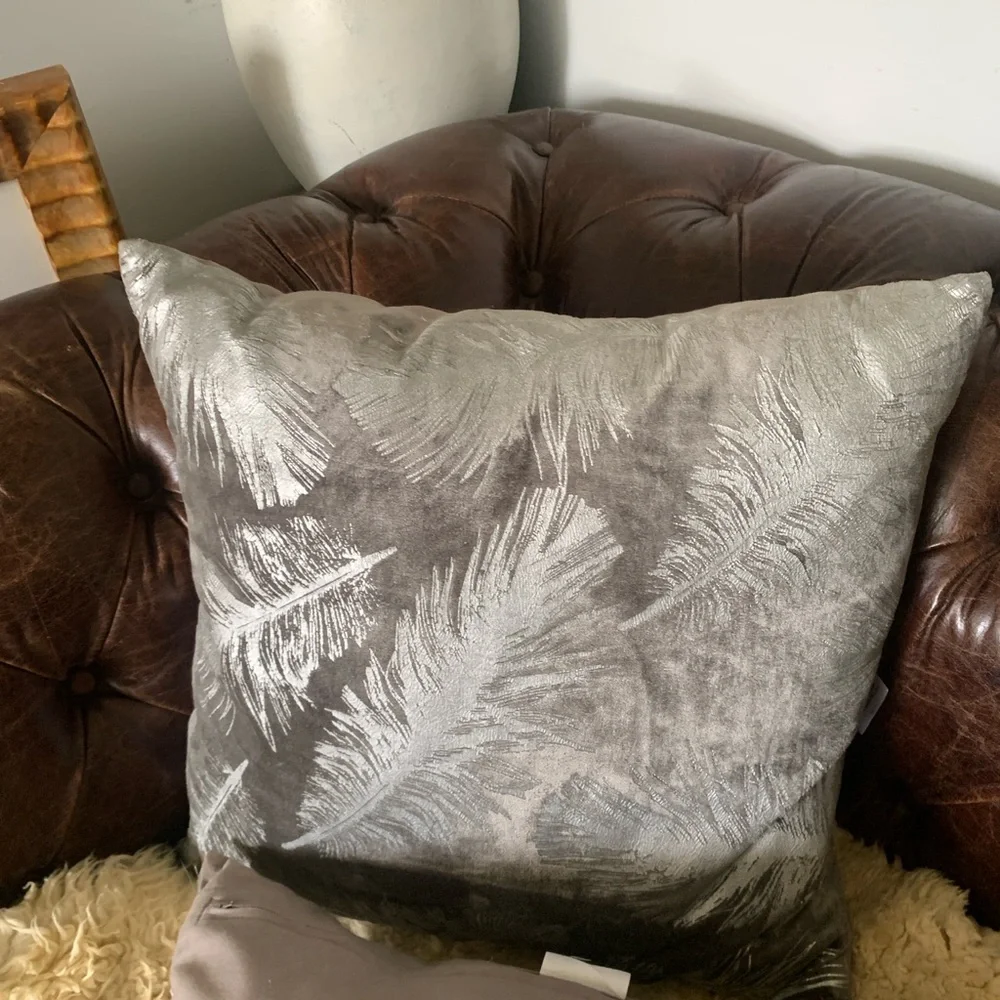 Set of 2 Z gallerie gray feather print gray shimmer down‎ filler accent pillows